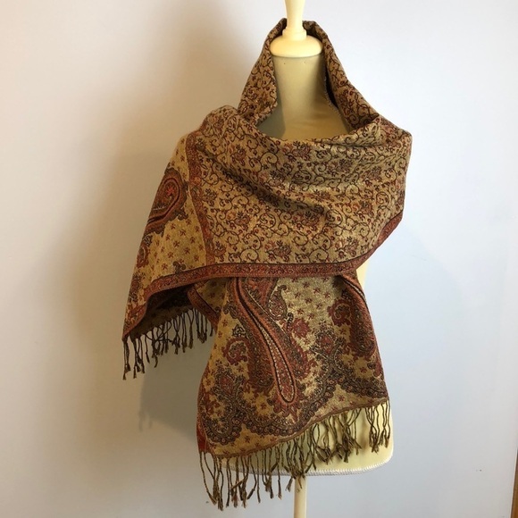 Trending Burgundy Blanket Scarf Reversible Wrap / Scarf with Fringed Edge - Picture 4 of 5